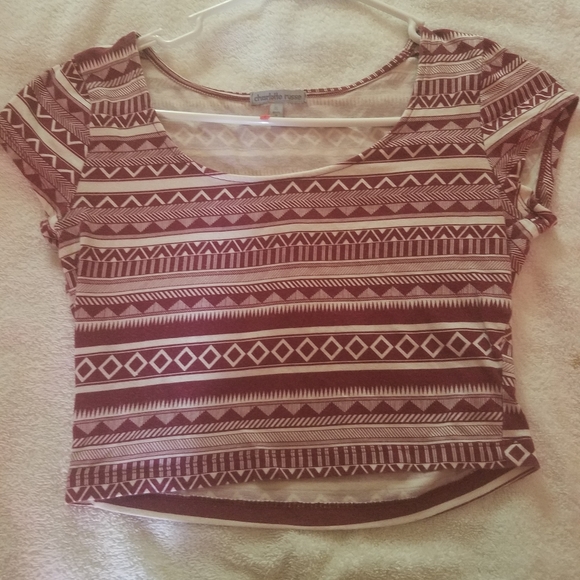 Red and white crop top - Picture 2 of 3